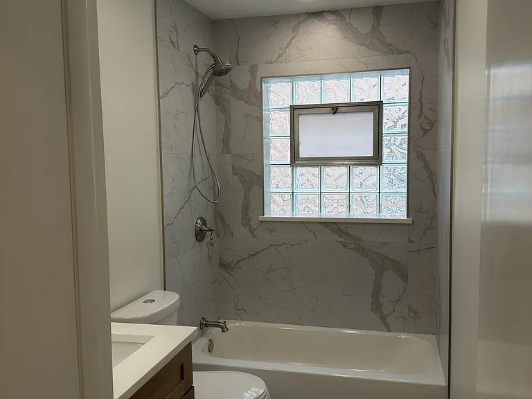2706 N Melvina Ave #2 — Photo 9
