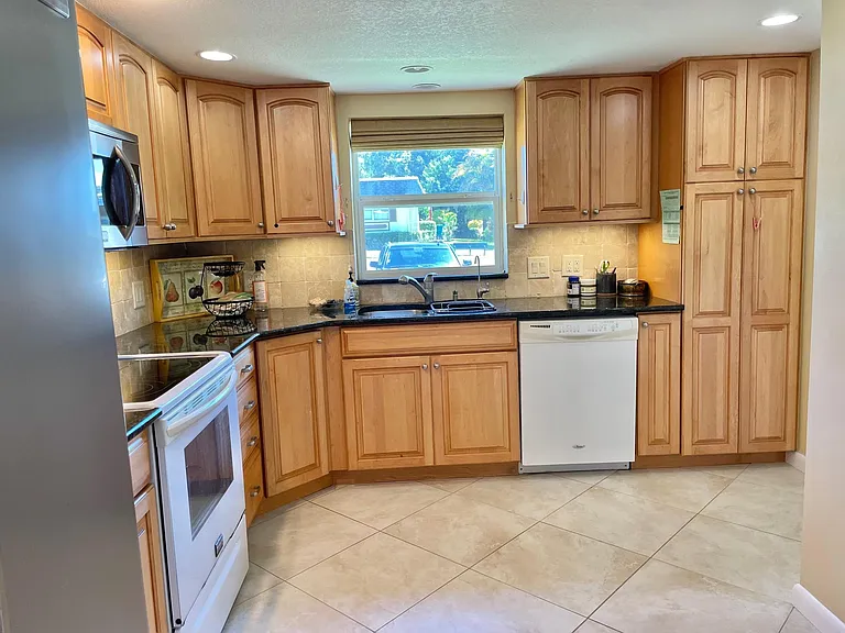 1418 Normandy Park Dr #7 — Photo 12