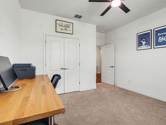 5th image of 104 Millbend Rd