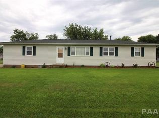 101 E 8th St, Glasford, IL 61533