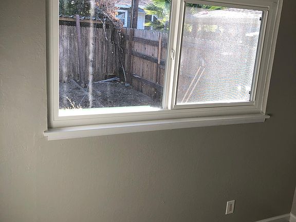 4th image of 826 Louise Ave