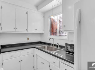 1945 Hillhurst Ave APT 6, Los Angeles, CA 90027