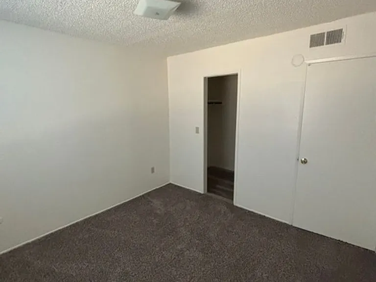 8012 N Laurelglen Blvd #C — Photo 15