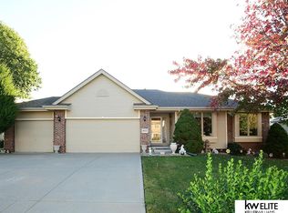 8533 S 100th St, La Vista, NE 68128