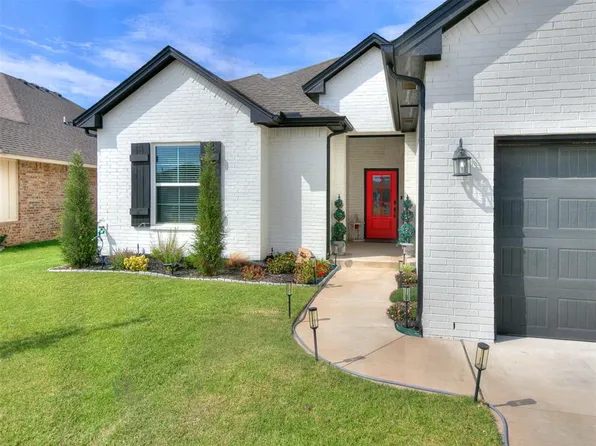 10812 Glover River Dr, Yukon, OK 73099