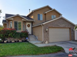 12 W Stauffer Ln, Murray, UT 84107