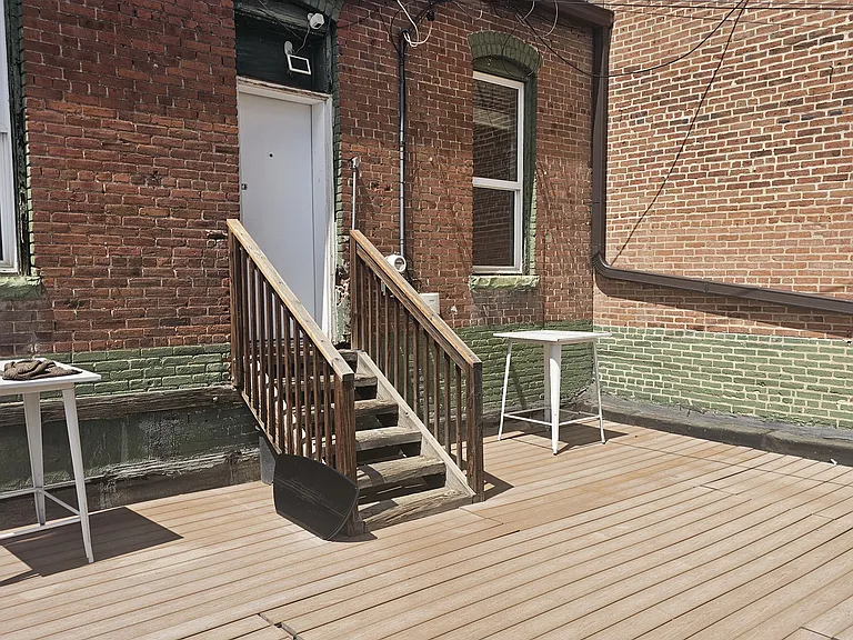 246 S Broadway #NA — Photo 16