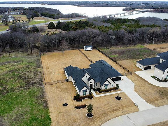 3rd image of 2174 Narrow Rd