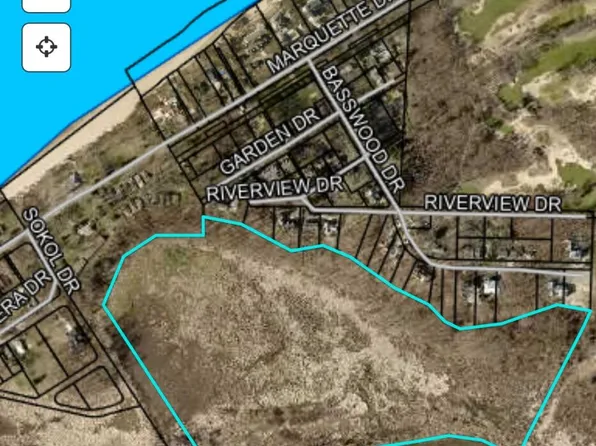 11018 Riverview Dr, New Buffalo, MI 49117