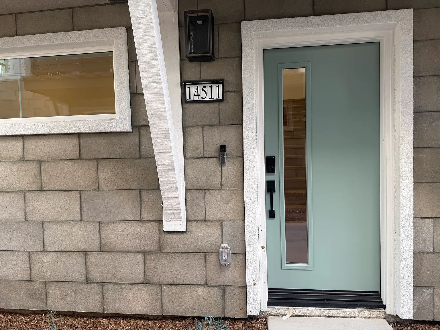 3 bed, 2.5 bath, 1625 sqft, $4,645 — Photo 2