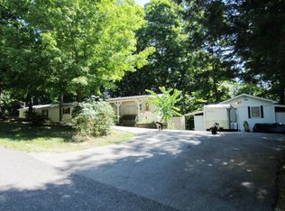 1025 Red Bud Rd, Byrdstown, TN 38549