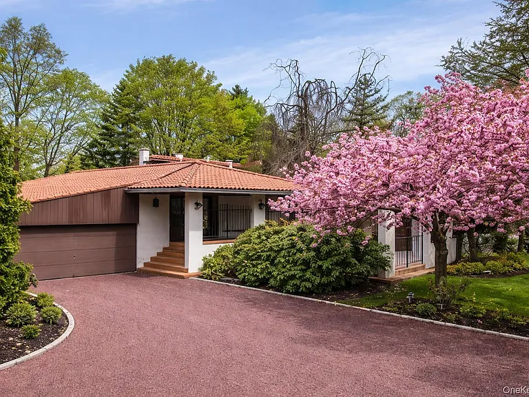 8 Plaka Ct — Photo 3