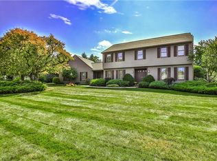 8499 Woodbox Rd, Manlius, NY 13104