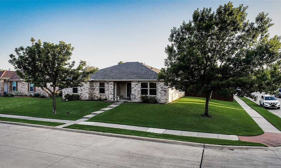 1st image of 2501 Barksdale Dr