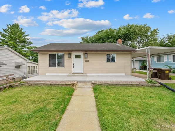1245 W Violet St, Freeport, IL 61032