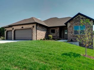 384 N Niangua Dr, Nixa, MO 65714