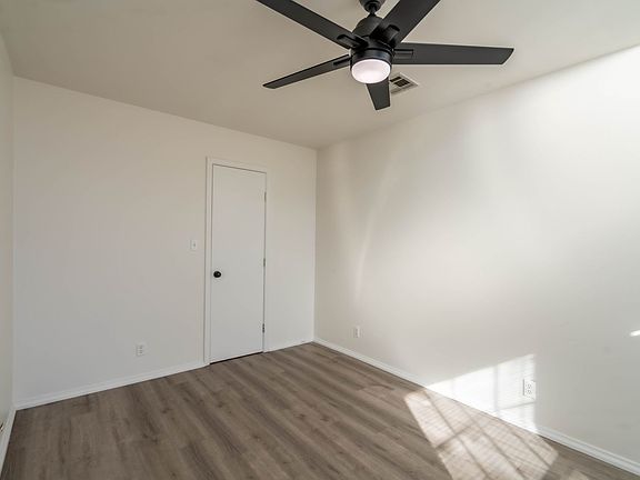 4th image of 241 W 14th St #241