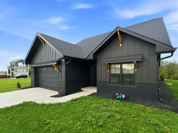 331 Cherry Hill St, Valparaiso, IN 46385