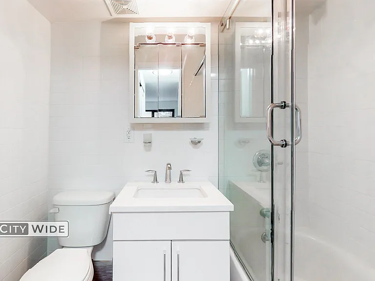 405 E 56th St #10M — Photo 3