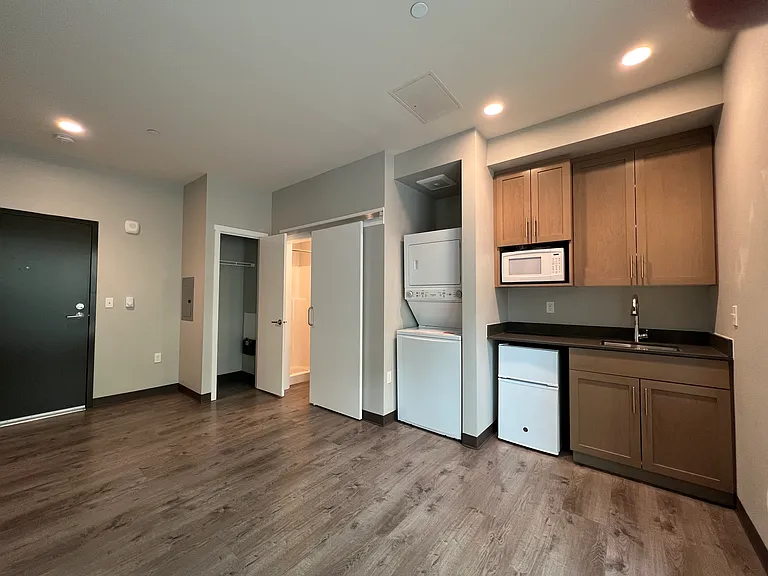 4029 Rainier Ave — Photo 53