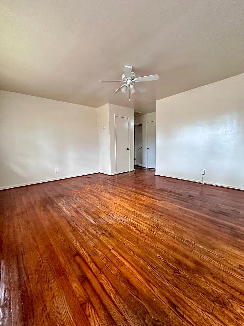 1023 Leicester Ave. — Photo 3