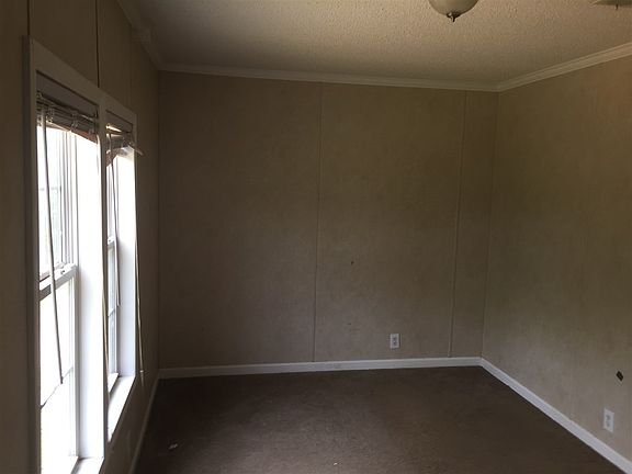 4th image of 1008 Karen Ln