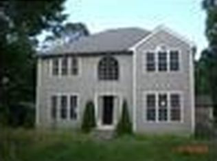 28 Orrs Ave, Hyannis, MA 02601