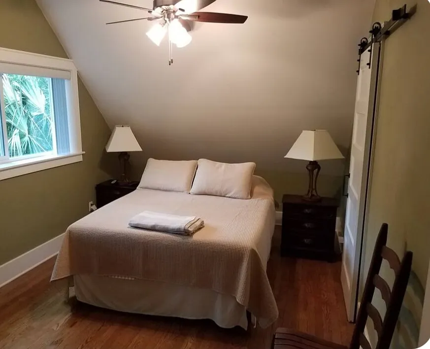 2 bed, 1000 sqft, $1,950 — Photo 2