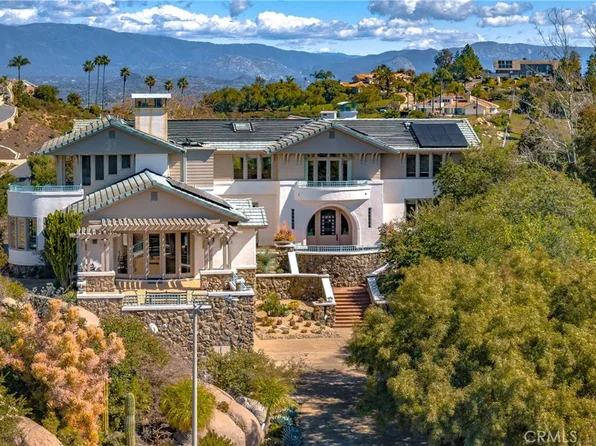 9787 Crystal Ridge Dr, Escondido, CA 92026