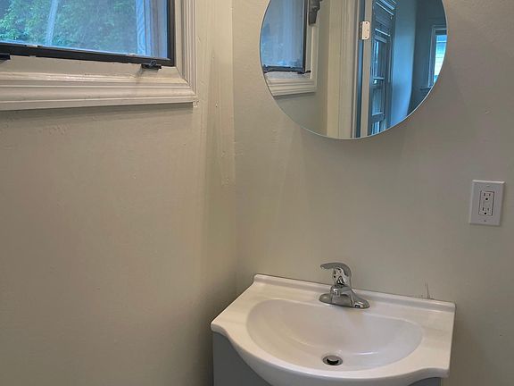 4th image of 207 Morningside Dr