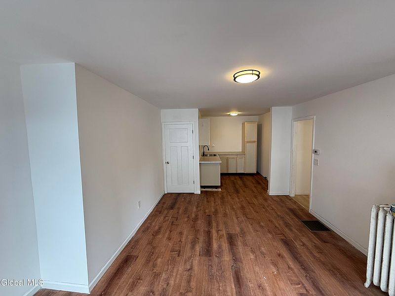 3rd image of 1 Lincoln Avenue