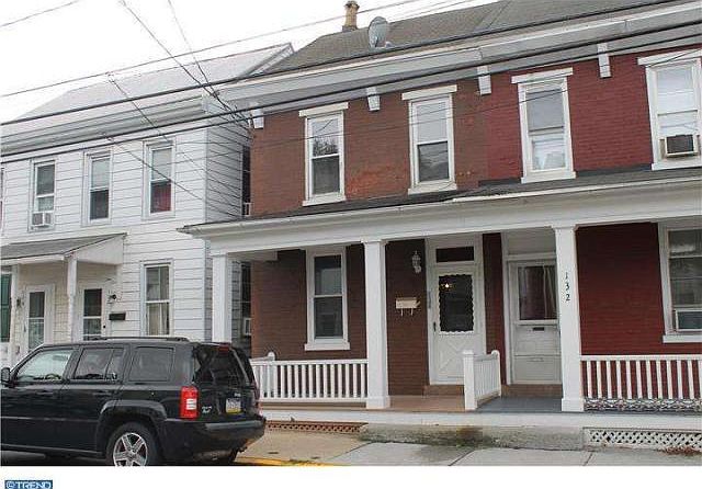 1st image of 130 W Franklin St