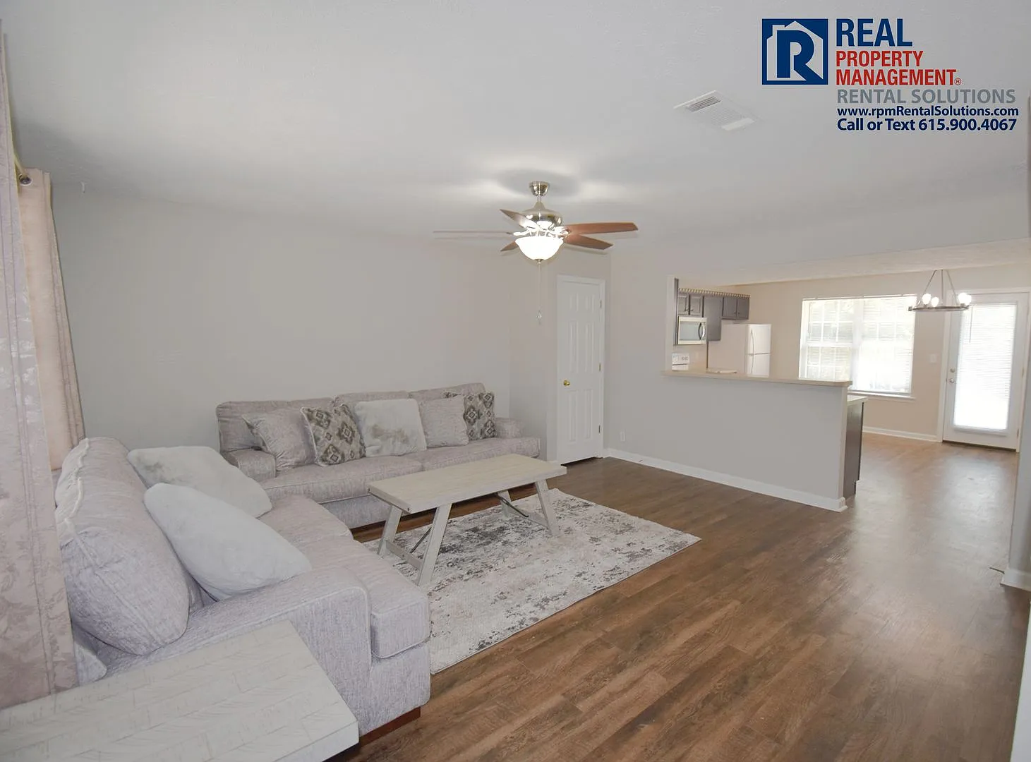 Great 2BR/2.5BA Murfreesboro home with fenced in backyard and storage shed! — Photo 4