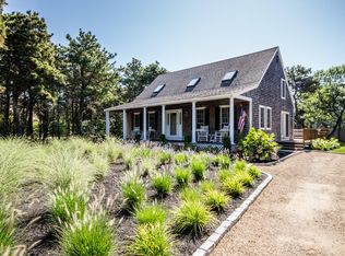 8 Crafts Field Way, Edgartown, MA 02539