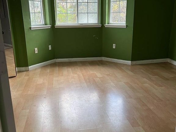 3rd image of 122 Tall Oaks Dr Unit U