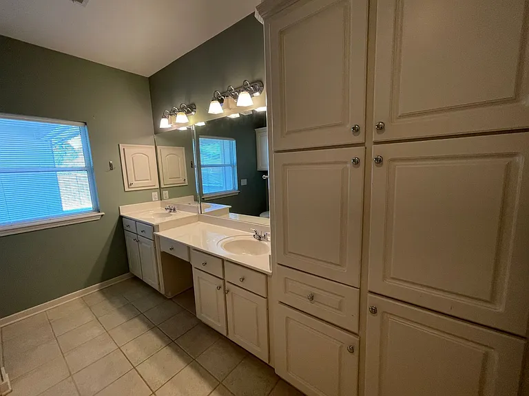 217 Kirkwood Dr — Photo 9