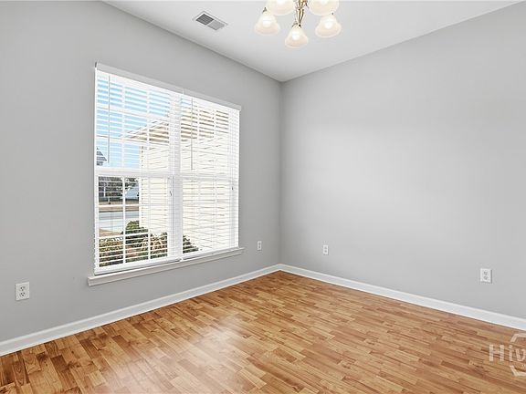 4th image of 127 Pine View Crossing