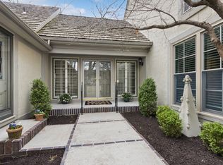 7910 Bristol Ct, Prairie Village, KS 66208
