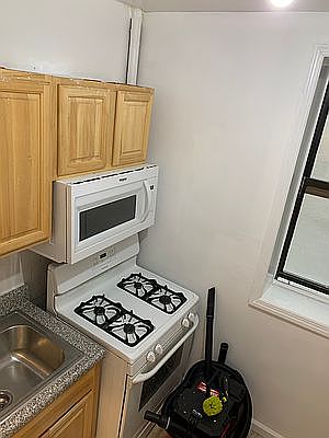 2nd image of 112 W 138th St #6E
