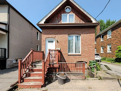 18 Coxwell Ave #LOWER Photo 1