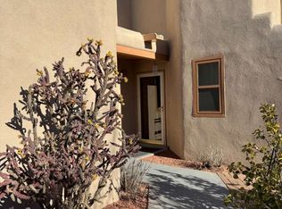 2947 Viaje Pavo Real, Santa Fe, NM 87505