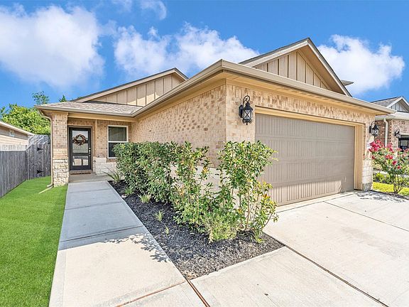 2nd image of 208 Charles Ridge Dr