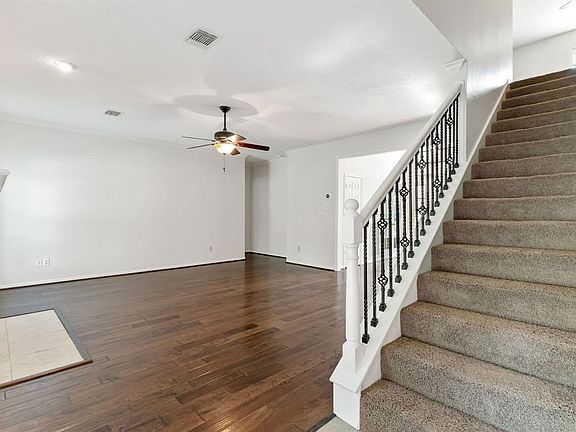 4th image of 9203 Hidden Lake Cir E