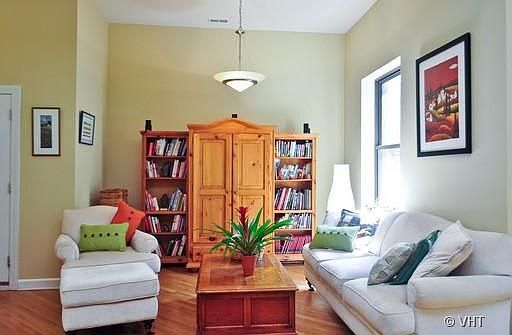 3rd image of 4923 N Kenmore Ave #3