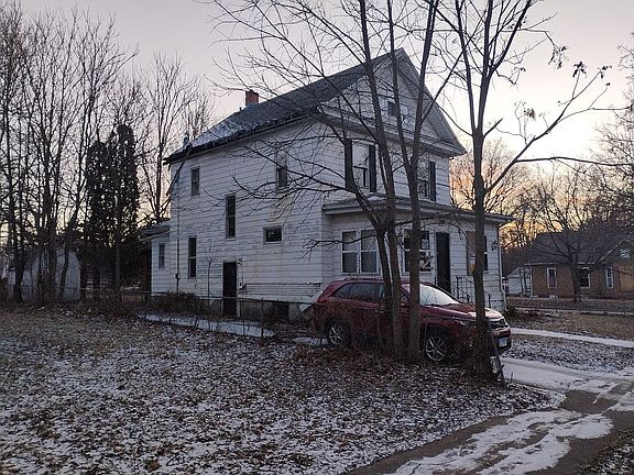 3rd image of 969 W Decatur St