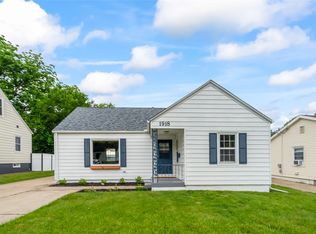 1918 55th St, Des Moines, IA 50310