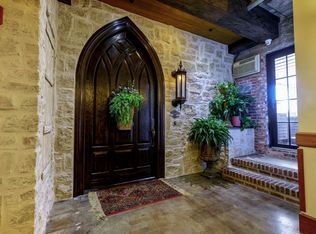 151 N Rock Is #4B, Wichita, KS 67202