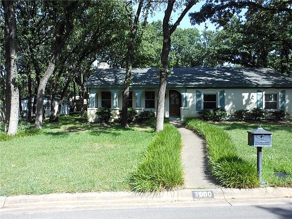 640 Square Foot Workshop with 220 and 3rd car garage visible in left rear corner of lot.