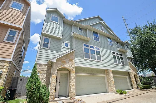 3307 Home Point Dr Photo 1