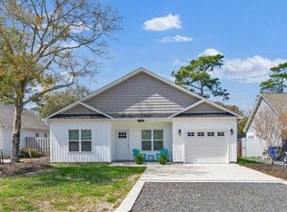 125 NE 15th St, Oak Island, NC 28465